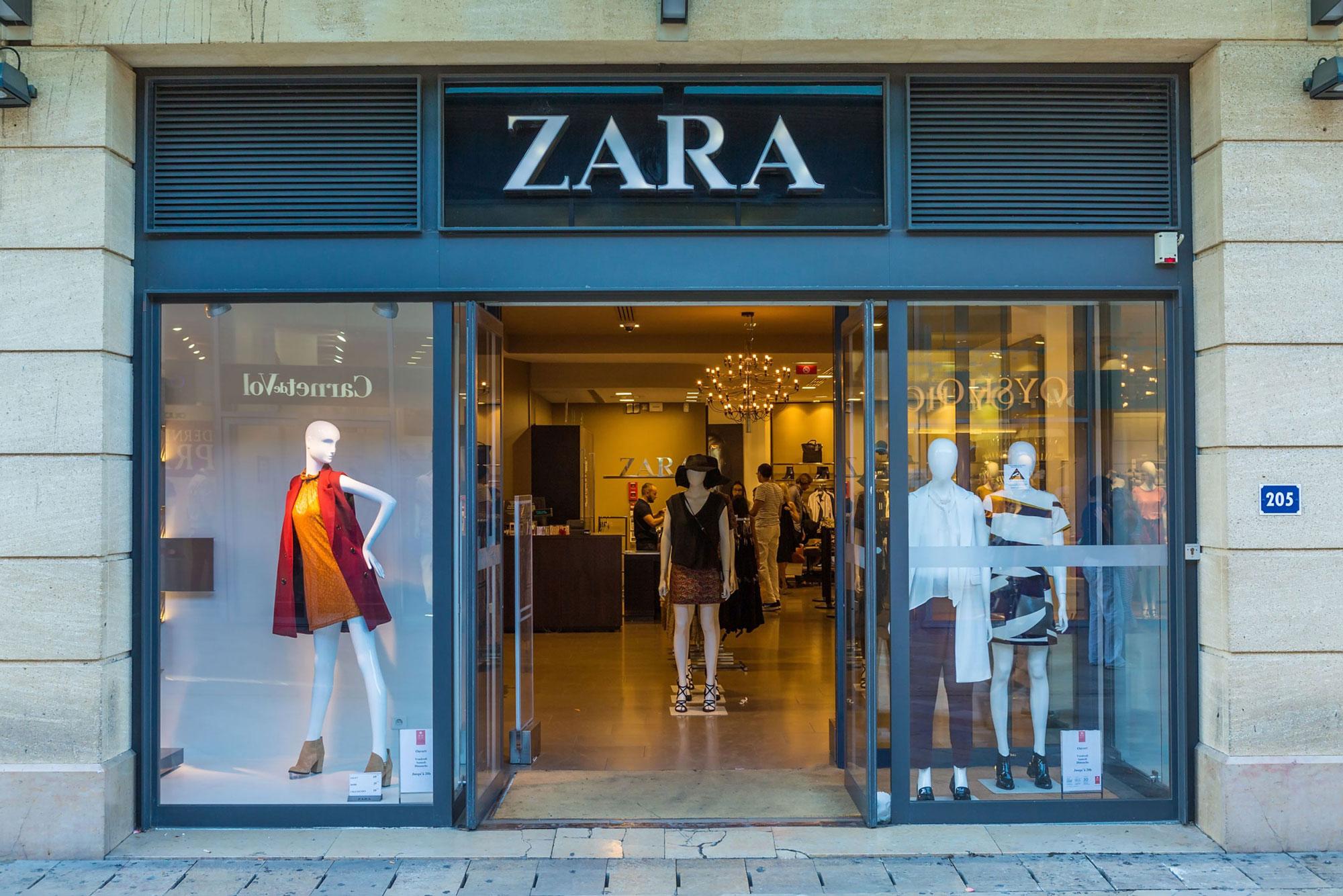 Proper storefront signage - Zara Example