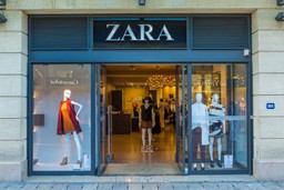 Proper storefront signage - Zara Example